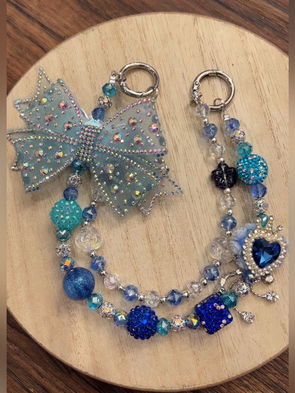 Blue beaded bag jewelry with bling bow.